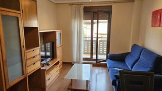 Pis  Villares de la reina - calle entre eras. Apartamento y plaza de garaje en venta en villares de la reina
