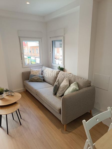 Foto b6c5fae4-3d19-410f-ab67-1b2788e86f6a. Piso en Las Delicias Zaragoza