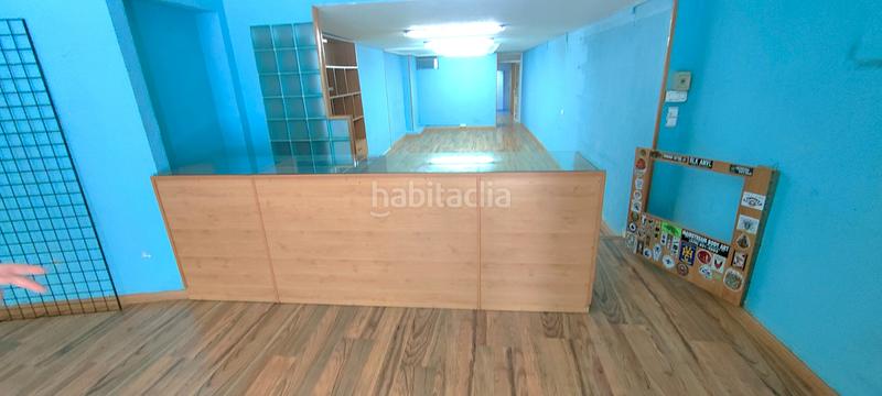 Foto ec2241a2-4147-4a6e-8f0c-142e558deefd. Location local commercial dans calle de juan pablo bonet 4 dans Zaragoza