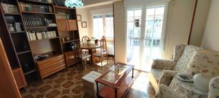 Location Appartement à Calle de génova 17. Junto a paseo cuellar y lapuyade. vivienda amueblada de dos dorm