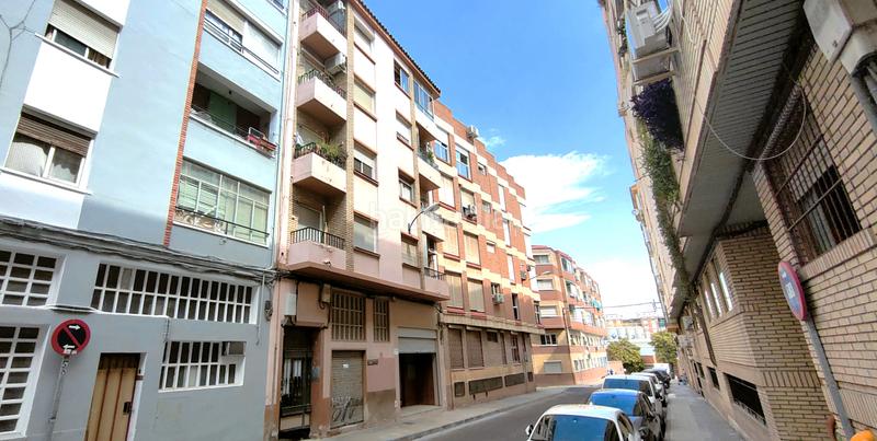 Foto ea9c18d4-cd96-4038-8a39-eae28b836c07. Alquiler piso en calle de génova 17 junto a paseo cuellar y lapuyade. vivienda amueblada de dos dormitorios y salón, baño y cocina equipada. exterior a la calle génov en Zaragoza