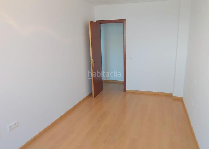 Foto 5752023a-8d8d-48e0-939f-63f8f84732cb. Rent flat in calle de viridiana 20 in Valdespartera Zaragoza