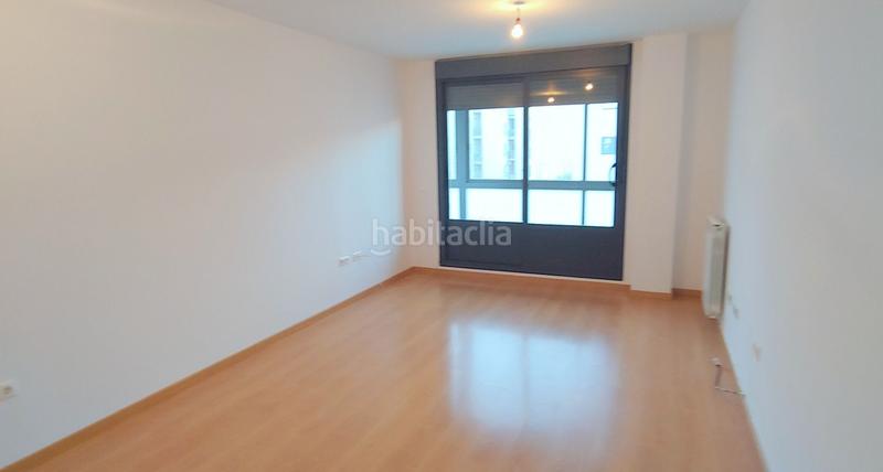 Foto 6d044b8b-f7ab-43c8-aa94-a1100e176780. Rent flat in calle de viridiana 20 in Valdespartera Zaragoza