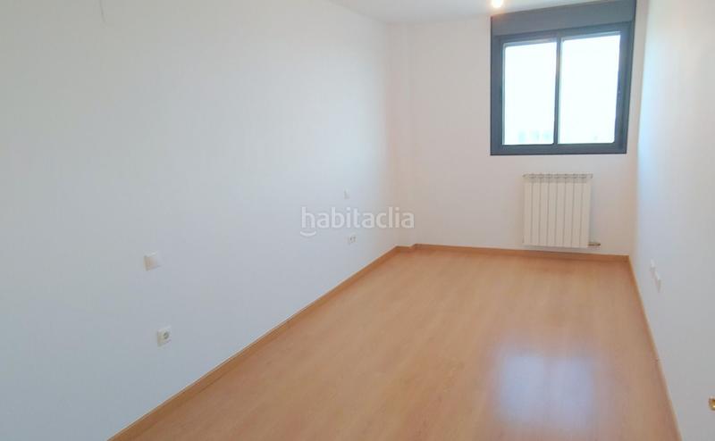 Foto 71aa002b-a4d2-4f0b-8b31-fded624961f4. Rent flat in calle de viridiana 20 in Valdespartera Zaragoza