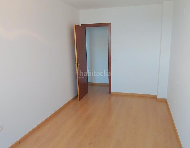 Foto 82dc656c-262d-4eaf-8e63-29d7b35bd6b6. Rent flat in calle de viridiana 20 in Valdespartera Zaragoza