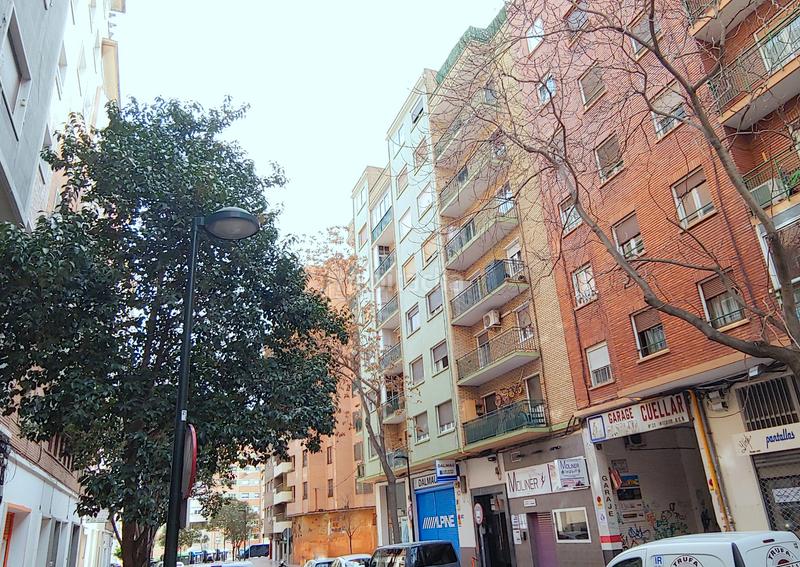 Foto f5a0bcb8-a89c-41a8-aabb-94d554447311. Alquiler piso en calle de maría moliner 20 alquiler temporal, excelente ubicación, sagasta - camino de las torres, calle maría moliner, cuatro dormitorios y salón, amueblado en Zaragoza