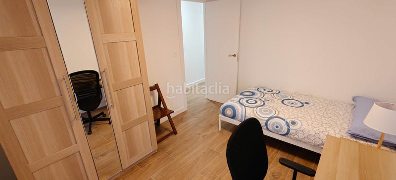 Foto 350ec2b0-d194-4963-986f-d36068378c66. Miete etagenwohnung in calle de maría moliner 20 in Zaragoza