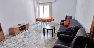 Miete Etagenwohnung  Calle de juan josé lorente. Atención estudiantes!!!! sólo estudiantes!!!! vivienda en distri