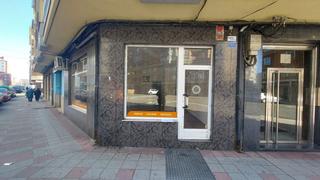 Rent Business premise in Fray luis de leon 12. Local com. en alquiler en chantría, 1 despacho.