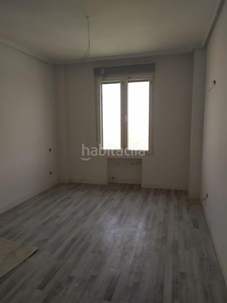 Foto a0f92a3c-88b5-4959-b35e-599719604a84. Pis amb aparcament a Centro Ciudad León