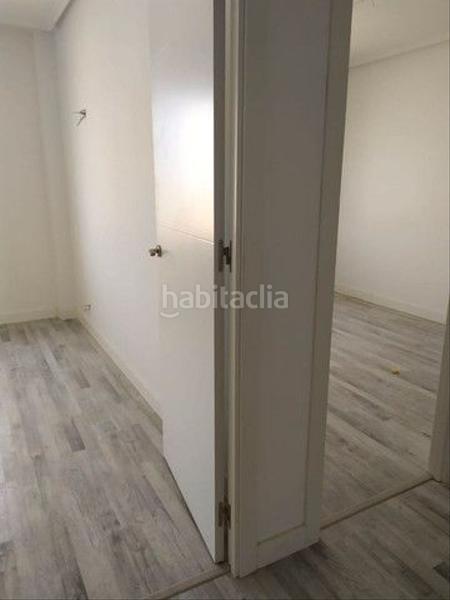 Foto c9ca29f4-43bb-4c3e-9323-d604363be26a. Pis amb aparcament a Centro Ciudad León