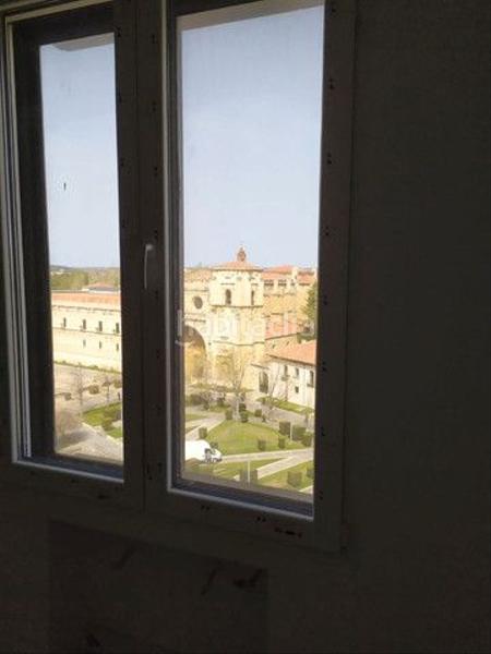 Foto d1f40a6e-3dec-4ffc-af3c-04addc758d00. Pis amb aparcament a Centro Ciudad León