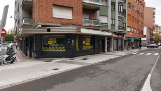 Alquiler Local Comercial en Astorga 30. Local com. en alquiler en crucero, 4 despachos.