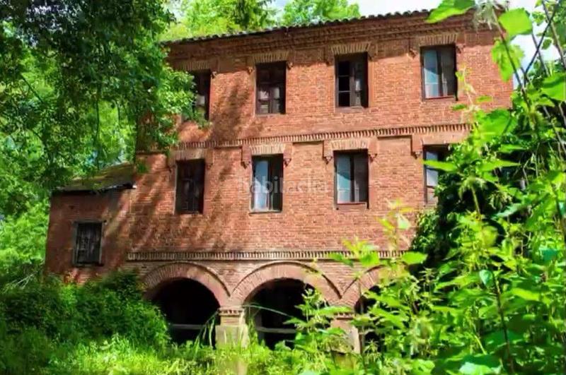 Foto c5d02efc-c795-4451-9dbc-b8e9637aeb22. Building in Armunia León