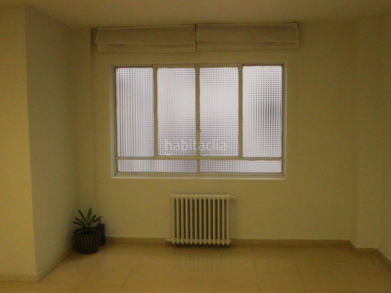 Foto e2797798-53f9-4df1-a4f8-6a8d8381cdc7. Miete büro in Centro Ciudad León