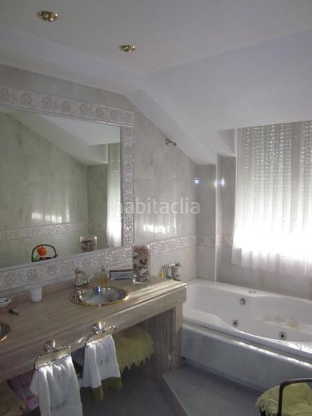 Foto c46cce9b-4402-460d-9430-0938e68eda4e. Xalet amb calefacció aparcament piscina a Valdefresno