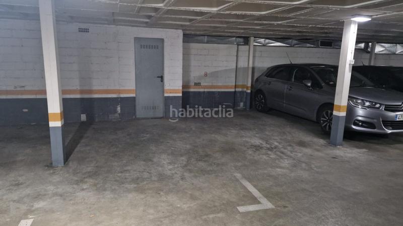 Foto d2bc9b62-d721-41be-a1a9-4f9f61829c70. Aparcament cotxe a joaquín costa 3 a Centro Ciudad León
