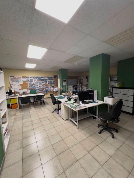 Foto c4a0c7f6-9cf6-407b-982a-1d34f9cd284d. Local comercial a San Claudio - La Chantría León