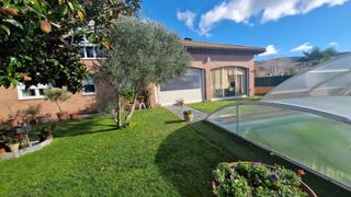Chalet à Fontoria 8. Chalet individual en venta en villamoros de las regueras  torío,
