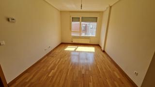 Zweistöckige Wohnung  Garcia paredes 22. Duplex en venta en la vega, 3 dormitorios.