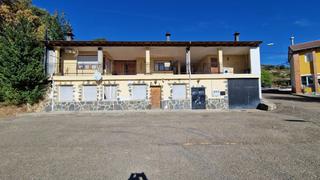 Masia  Camino medio número 4. Casa rural en venta en valdepielago, 8 dormitorios.