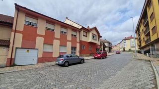 Casa a Solasierra 16. Casa pueblo en venta en riaño, 6 dormitorios.