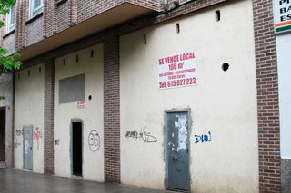 Business premise in Avenida de víctor gallego 33