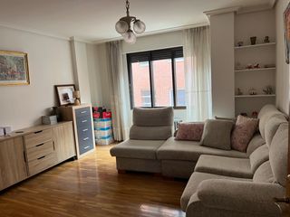 Miete Etagenwohnung  Calle regimiento de toledo. Alquiler de vivienda