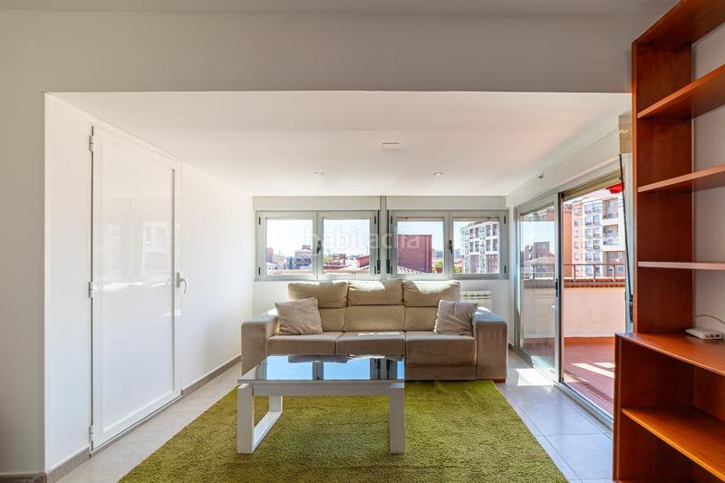Foto 84eb4e48-fb23-4b35-92ae-c6ef4b431b96. Rent penthouse with heating in Los Bloques Zamora