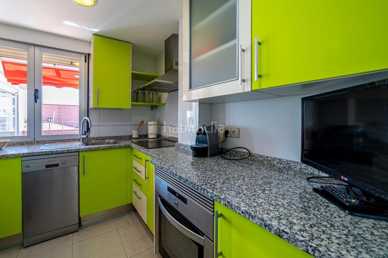 Foto cefa758f-ba44-4eb2-8345-28a59c60dc3a. Rent penthouse with heating in Los Bloques Zamora