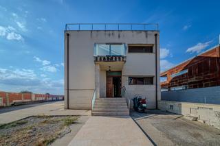 Chalet  Calle valencia. Una residencia exclusiva en san isidro tu refugio luminoso en za