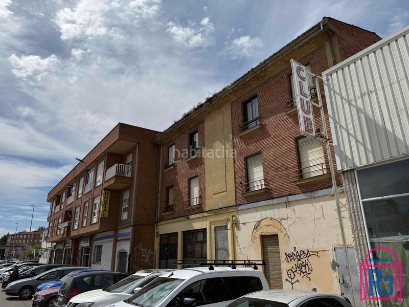 Foto bb9d09df-590d-4048-bfb0-3f4eb0fbe627. Edifici a Armunia León