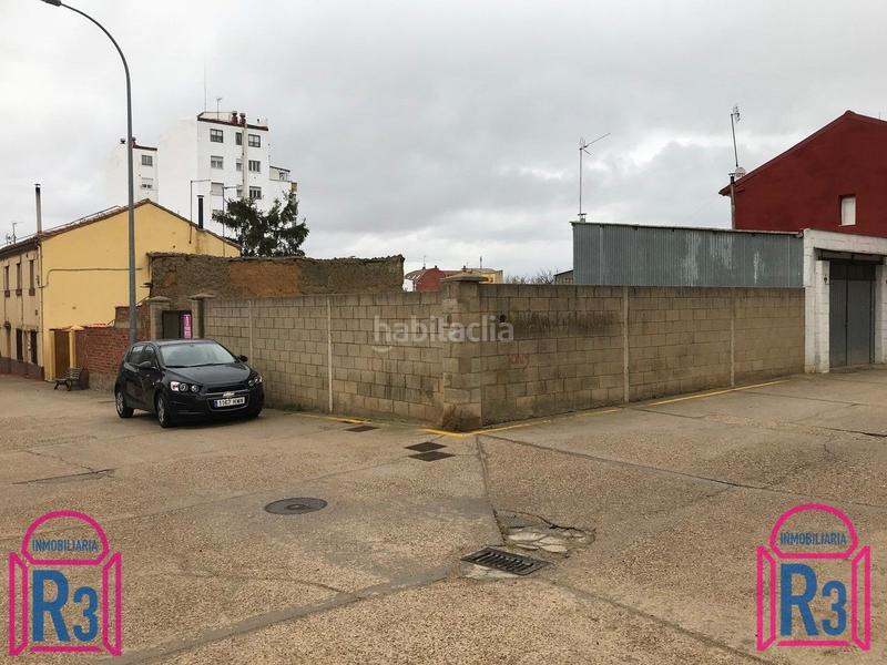 Foto 45fdd41d-834f-4556-a2d0-62eda0d599ac. Finca rústica solar de esquina en venta en Puente Castro León