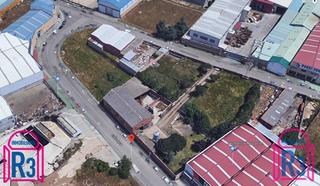 Terrain résidentiel  Calle de la maza. Solar de 3742 m², industrial, da a dos calles, tiene una cuadra