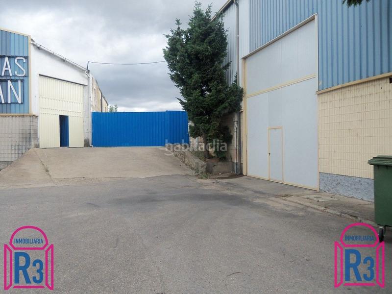 Foto d9974bd2-80b3-41dc-9d2b-e5d57631c53e. Capannone industriale in Valdefresno