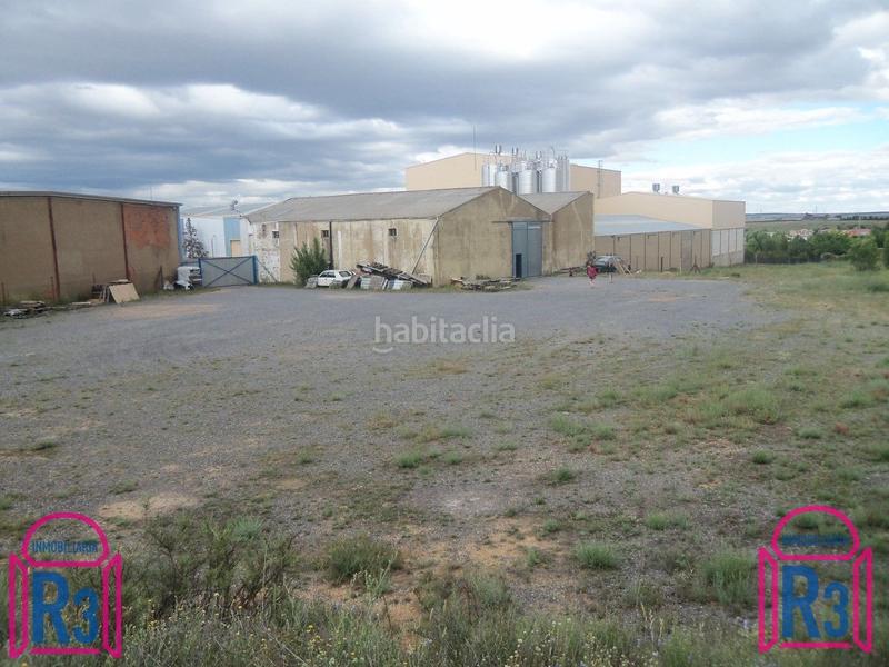 Foto f89e5a09-12b9-4a1e-b533-3f46676b734d. Capannone industriale in Valdefresno