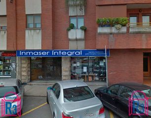 Local Comercial  Calle del príncipe. Local de 185 m² haciendo esquina. con 2 aseos. paga 50 € de gast