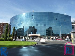 Oficina  Reyes leoneses. Oficina para inversión en el edificio europa