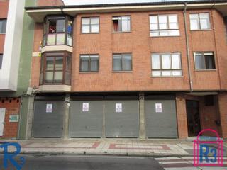 Local commercial  N/a. Local de 116.35 m² más altillo de 22,80 m² sin altura comercial