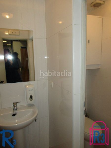 Foto d74afe0c-b8d7-46ad-b7b1-9bdc801be352. Local comercial a San Claudio - La Chantría León