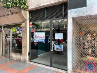 Location Local commercial  Gran vía de san marcos. Local de 138 m² en dos plantas (70 m² en planta y 68 m² en sótan