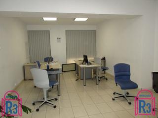 Alquiler Oficina  Avenida ordoño ii. Oficina de 31m². baños comunes ascensor. gastos de comunidad e i