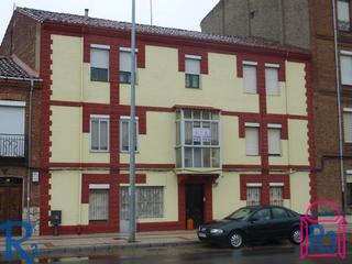 Édifice  Avenida de antibióticos. Edificio con 6 viviendas, 1  alquilada con contrato de renta ant
