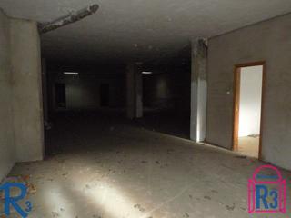 Local commercial  Calle la raya. Local de 197 m² con aseo, portón de acceso, despacho grande y ar