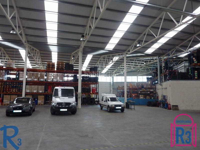 Foto 3a980785-8f39-430b-b5dc-cb44d0d67b80. Nau industrial a Trobajo del camino