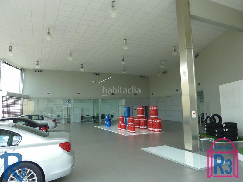 Foto 5ba5f8e5-ec3d-4d50-a802-445ee0a21802. Nau industrial a Trobajo del camino