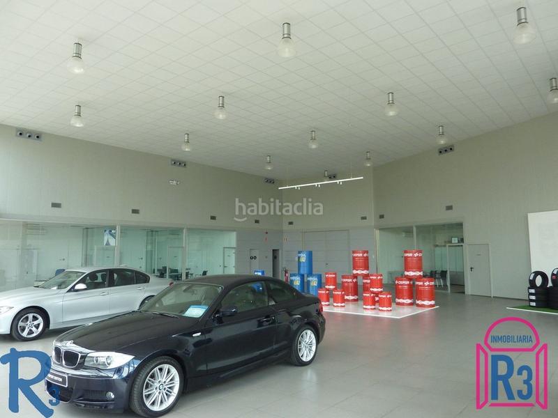 Foto 813030fa-edba-40b3-b309-e72f4a94d894. Nau industrial a Trobajo del camino