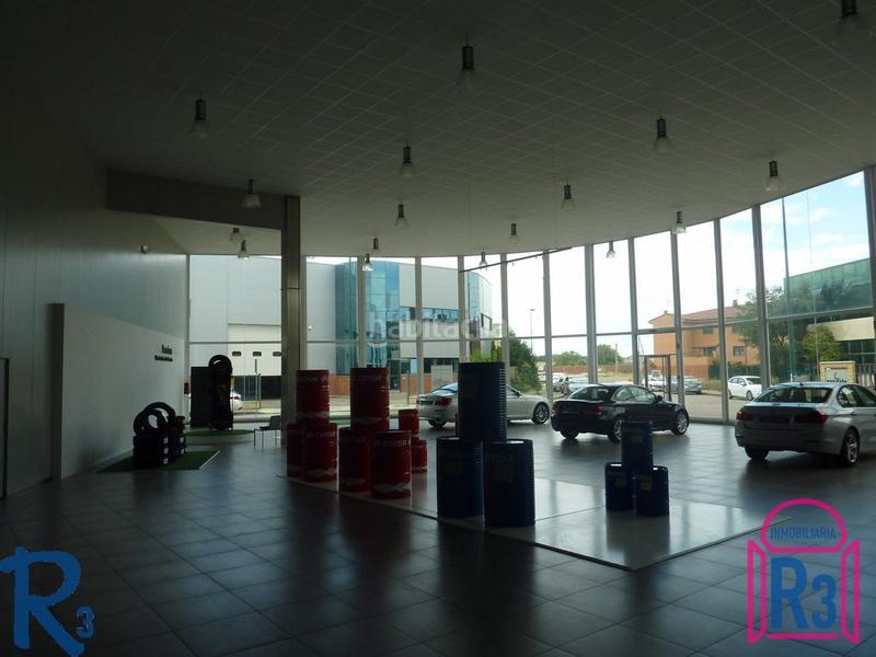 Foto 8b84159f-4239-42a5-bc6a-2f5821248d51. Nau industrial a Trobajo del camino