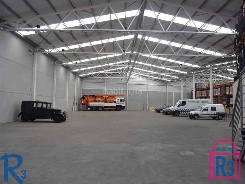 Foto 9711d8fa-55f2-4e33-810b-2a0114f2f2ae. Nau industrial a Trobajo del camino