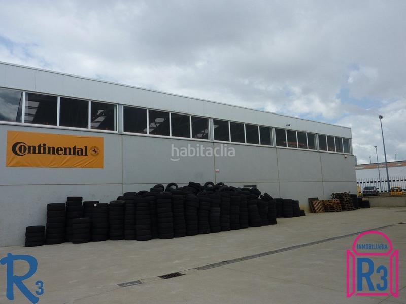 Foto b0e56eef-6689-4da1-8788-14b76b75332f. Nau industrial a Trobajo del camino